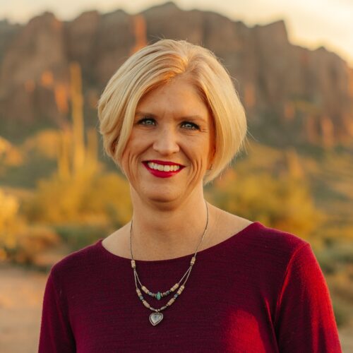 Lindsay Silveus headshot